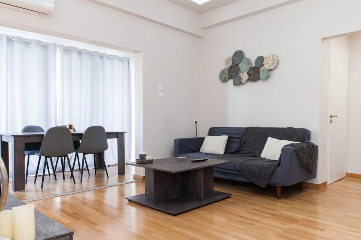Modern Stylish 2 Bd Apt In The Heart Of Vironas